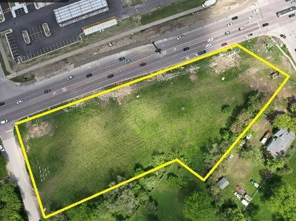 6N632 Gary Ave, Roselle, IL 60172