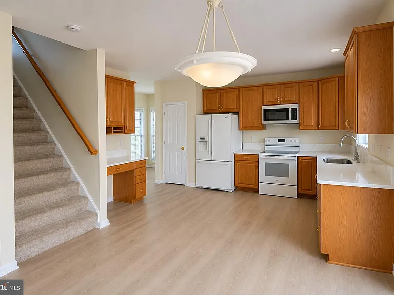 38 Hot Springs Way — Photo 6