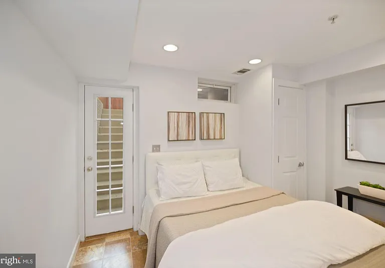 518 Hobart Pl NW #1 — Photo 4