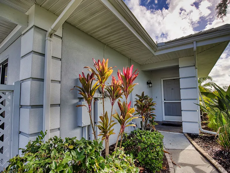 208 Cerromar Way S #26 — Photo 5