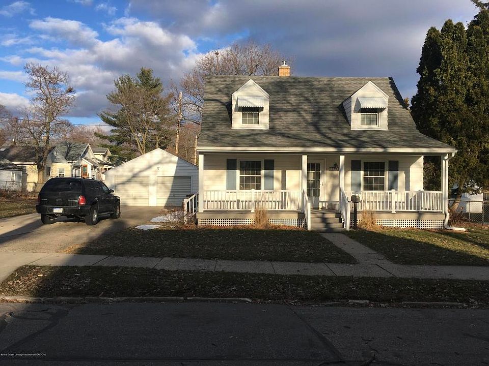 1st image of 1013 Parker St
