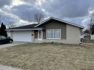 2819 E Eaton Ln, Cudahy, WI 53110
