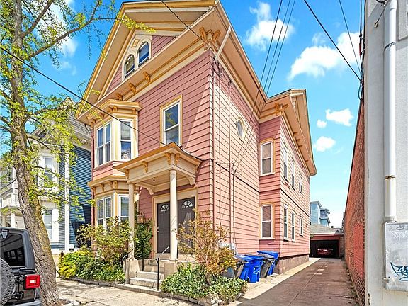 4th image of 128 Vinton St