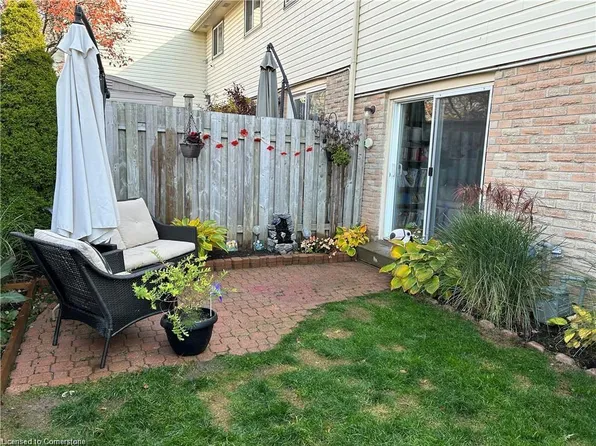 675 Westmount Rd E #17, Kitchener, ON N2E 2J3