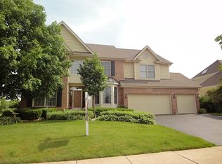 26W362 Pinehurst Dr, Winfield, IL 60190