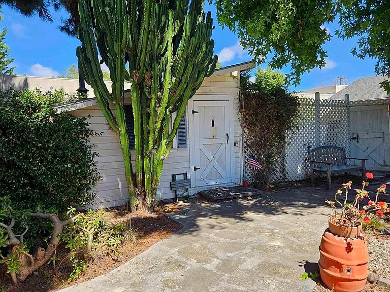 770 Grove Way — Photo 3