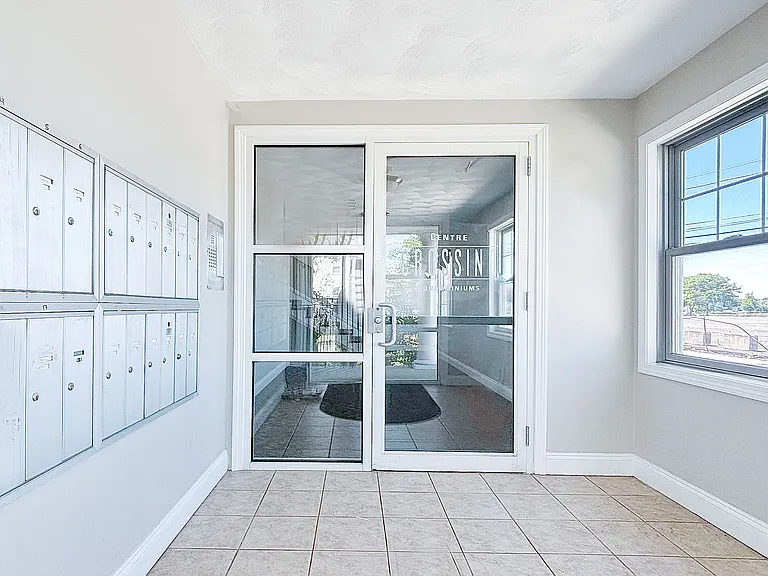 65 Centre St #12 — Photo 3