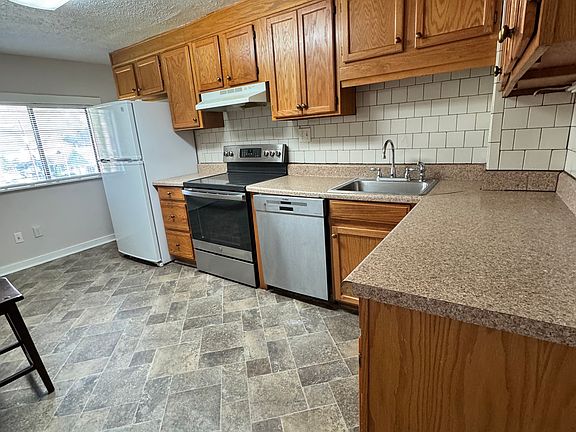 4th image of 698 Queen St SW #1