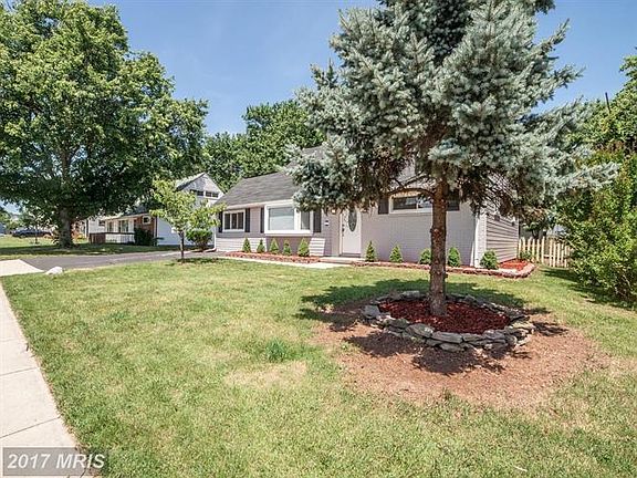3rd image of 22 S Meadow Dr