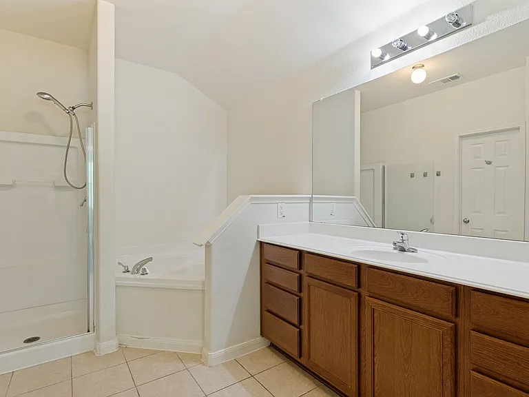 1800 Black Willow Trl — Photo 7