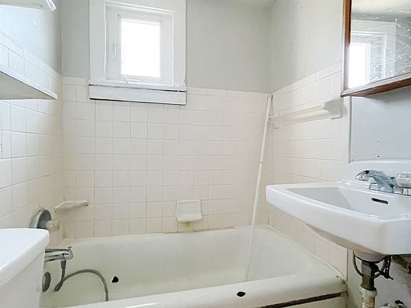 5th image of 1925 E 5th St APT 5