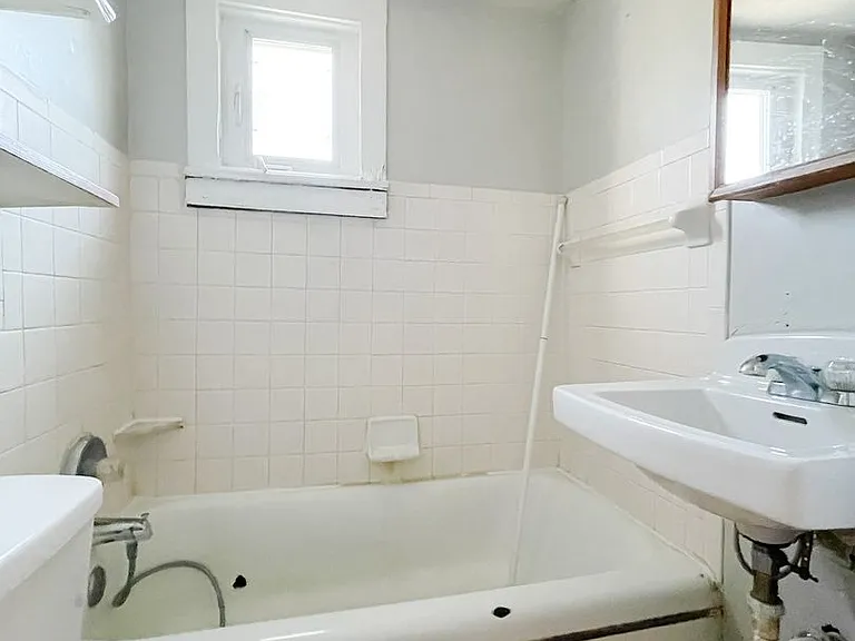 1925 E 5th St #5 — Photo 5