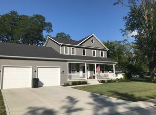 758 W Elizabeth Dr, Crown Point, IN 46307