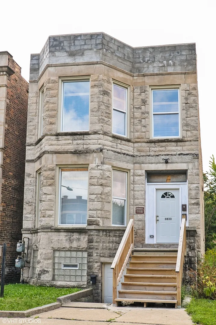 3833 W Arthington St photo 1