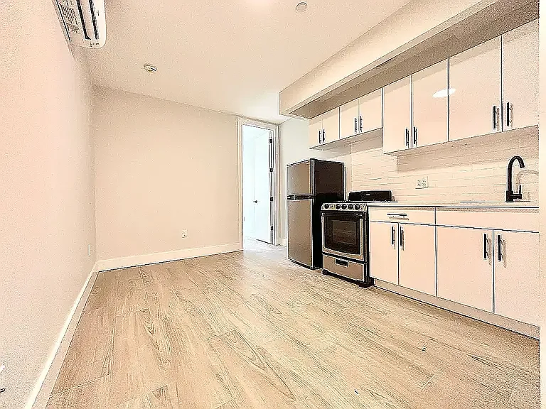 222 E 53rd St #2-J — Photo 2