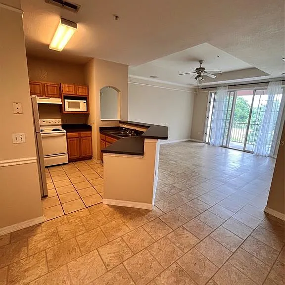6685 Queens Borough Ave #306 — Photo 3