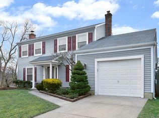 24 Willow Ridge Rd, Marlton, NJ 08053