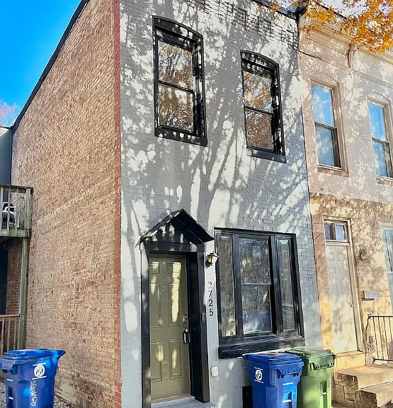 2725 Huntingdon Ave — Photo 1