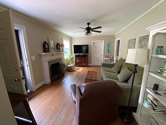 2nd image of 104 Melville Ave