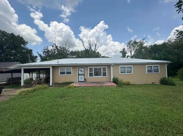 60 White St, Savannah, TN 38372