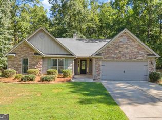111 Buttercup Ln, Bogart, GA 30622