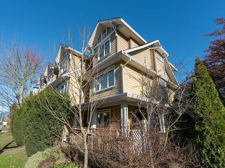 4398 Knight St — Photo 1