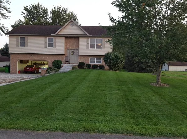 10 Stoll Dr, Marshallville, OH 44645