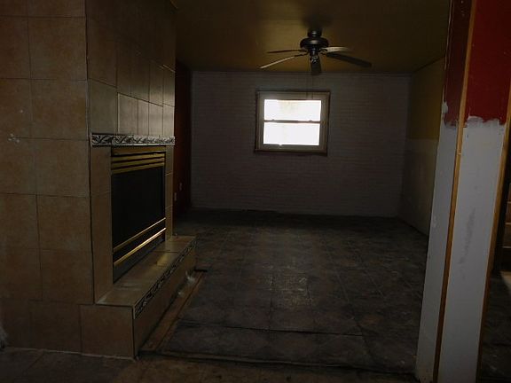 3rd image of 321 19th Avenue Ct W