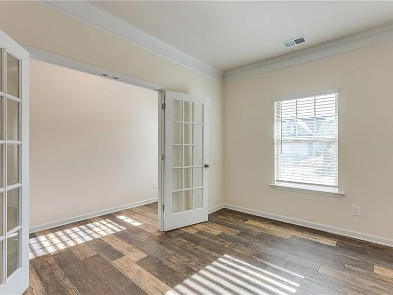 5317 Burrus Ln — Photo 11