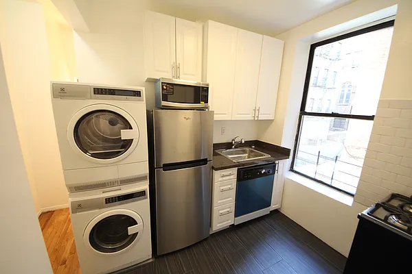 Rented by JR Properties, LTD | media 7