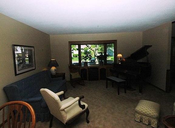 3rd image of 12812 Whitewood Dr