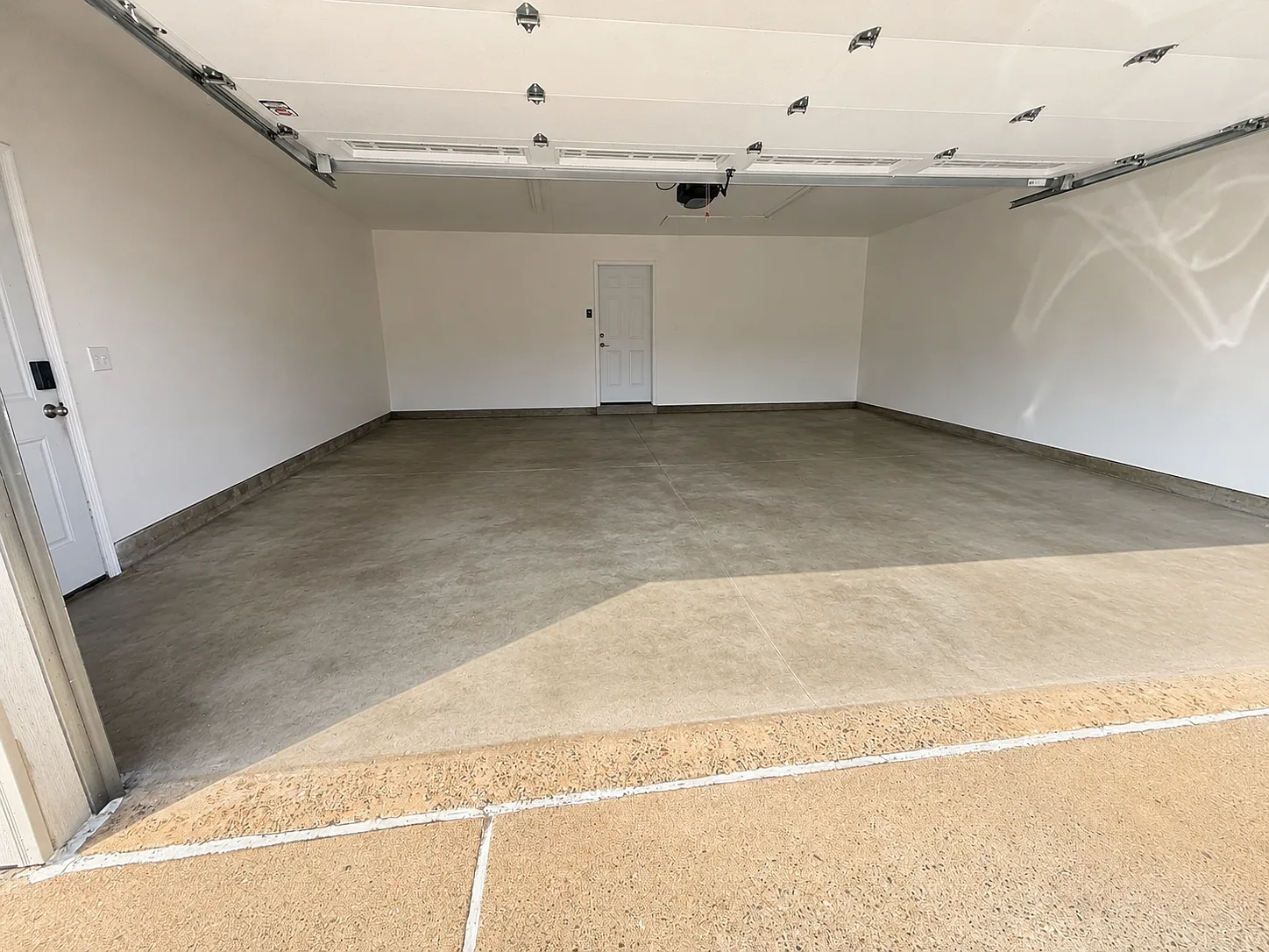 3 bed, 1800 sqft, $1,800 — Photo 4