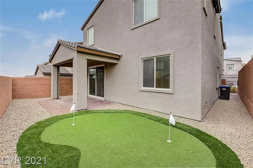 10800 Mulholland Ave — Photo 3