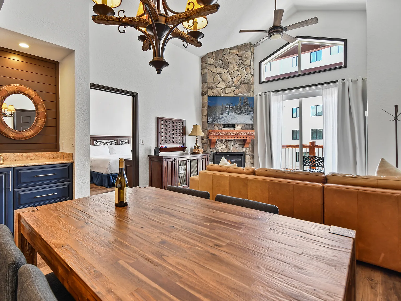 2 bed, 1135 sqft, $2,245 — Photo 3