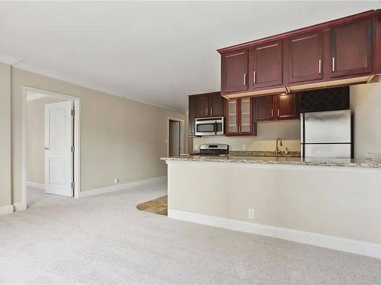 700 E 8th St #5B — Photo 5