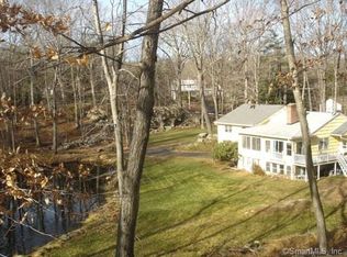 569 Den Rd, Stamford, CT 06903