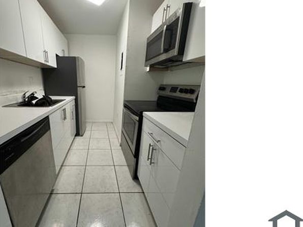 7407 SW 152nd Ave APT 103