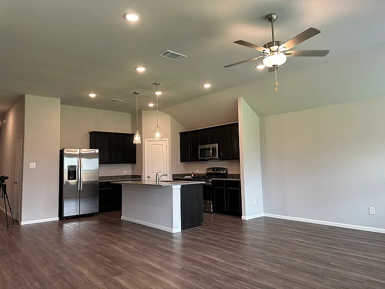 1416 Avalon Ct — Photo 33