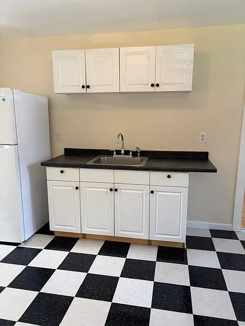 2 bed, 750 sqft, $1,750 — Photo 3