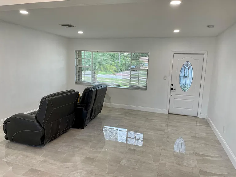 860 Arizona Ave — Photo 11