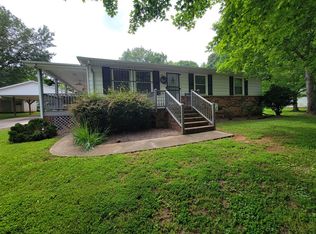 731 Woodlawn Ave, Mount Holly, NC 28120