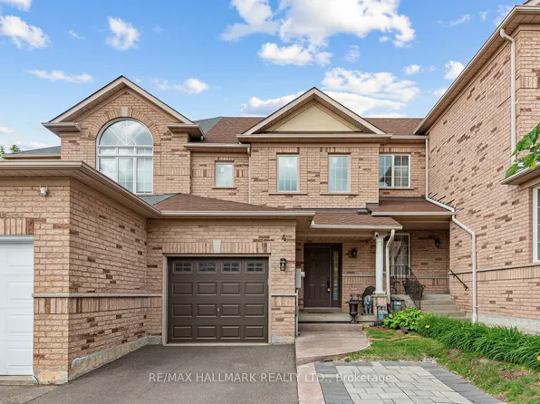 4 Debonair St, Richmond Hill, ON L4C 0R2