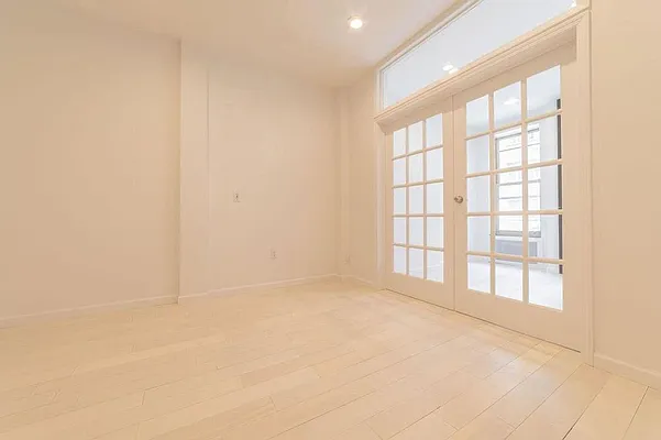 Rented by REAL New York | media 12