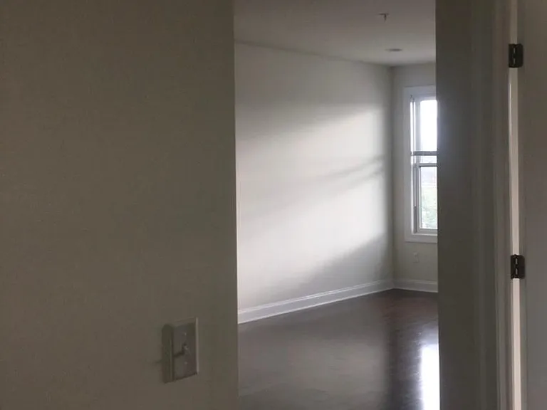 240 Walker St — Photo 3