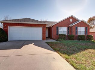 4602 W Bull Run Battle St, Battlefield, MO 65619