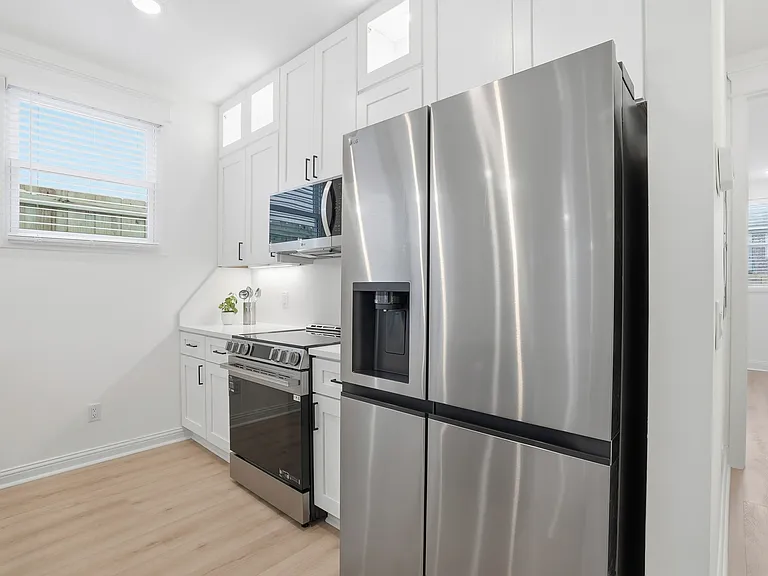 1230 E Anderson St — Photo 15
