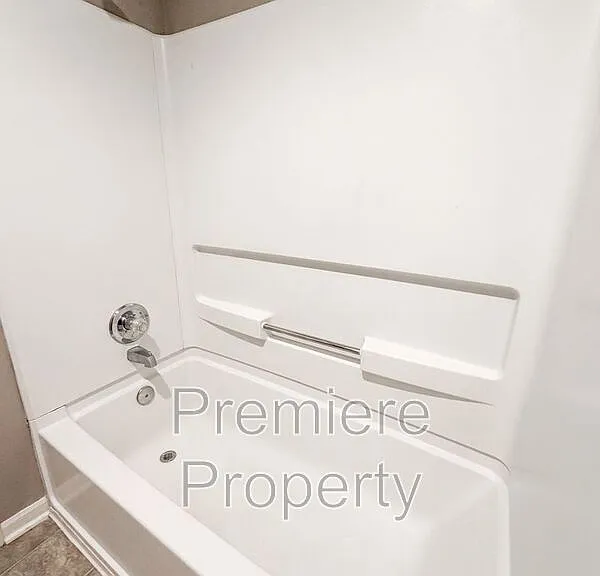 264 N Hedge Ln — Photo 13