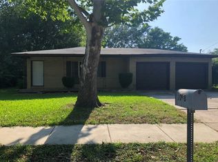 1018 Usher St, Benbrook, TX 76126