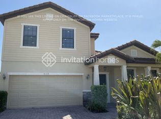 8115 36th St E, Sarasota, FL 34243