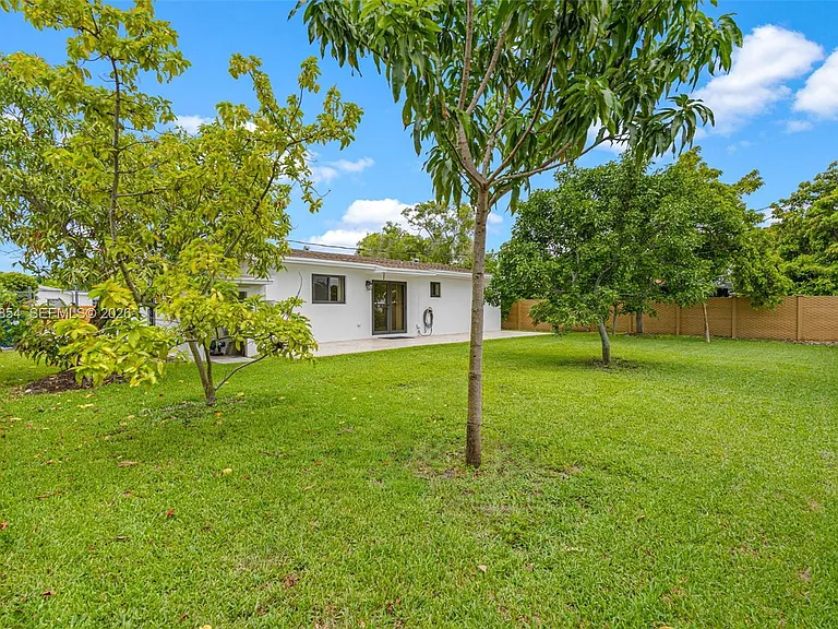 5110 SW 106th Ave — Photo 40